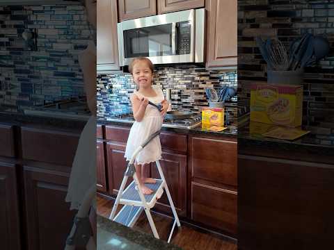 Another Freaky Friday Body Switch! Gabby Cooks Lunch? #familyfun #youtubekids #skit #cocomelon