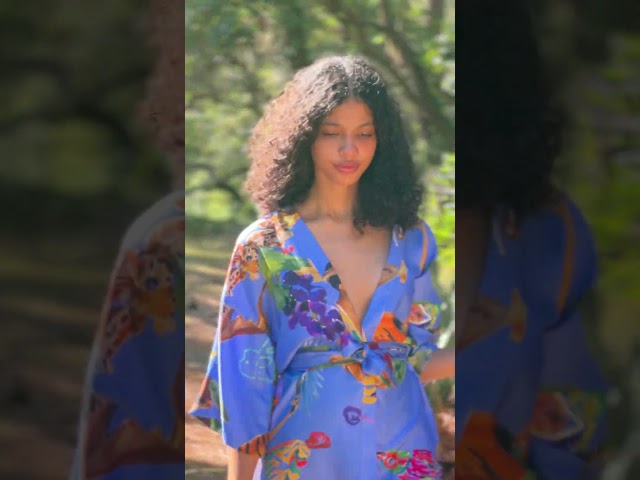 FEMMES LUXES BLEU SHORT KIMONO video