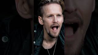 Singing “Angels” on Hamburg’s wildest street… full version on the channel! #music #vocals #angel