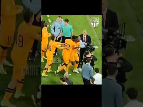 فينيسيوس يركب الاعب وكأنه حصان 🤣 #ديليخت #football #مراوغات #ريال_مدريد #مزراوي #ميسي #اليورو