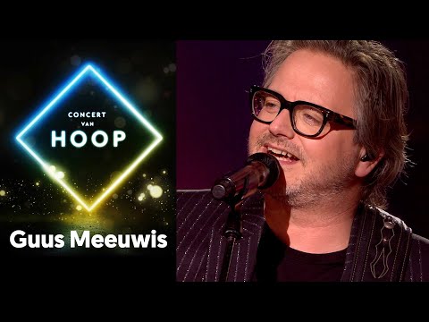 Laten we proosten op het leven! Guus Meeuwis zong tijdens het Concert van hoop het vrolijke ‘Proosten’.