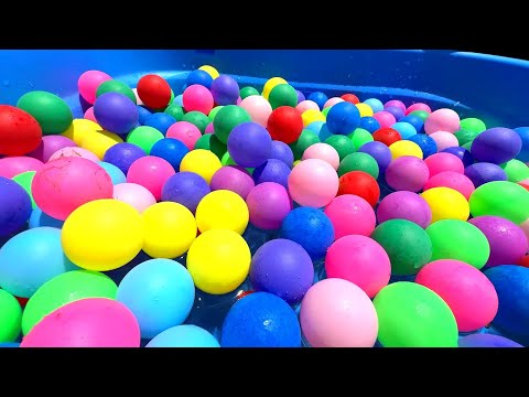 Water Marble Run Race ☆ Squishy balls and colorful ping pong balls