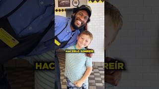 Este niño salvó a su mesero favorito ❤️ #sabiasque #curiosidades