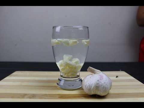 Agua con Ajo: Potencia tu Sistema Inmunológico y Mejora la Digestión con Este Remedio Casero