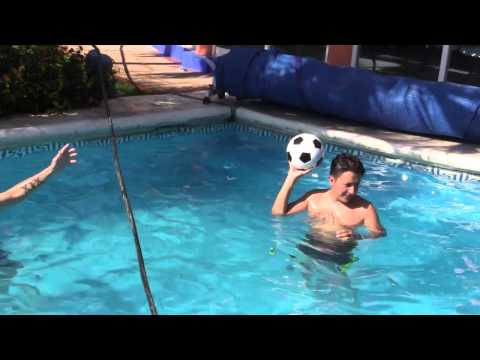 UN DIA CON EL CREW EP 20: PELEA EN LA PISCINA