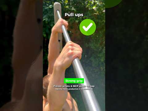 Secret of a strong grip 🤫 #calisthenics #bodyweighttraining #fitness #gripstrength #pullups #dips