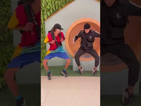 Elvis Bugalu dança do mosquito 😂 #mansaomovie #risos #memes