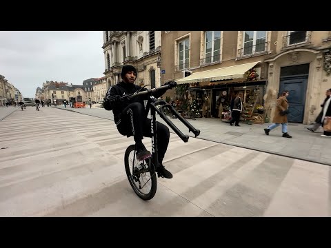 FAIRE 1 KM SANS LA ROUE AVANT EN PLEIN CENTRE VILLE ! DÉFI RÉUSSI ? 😱