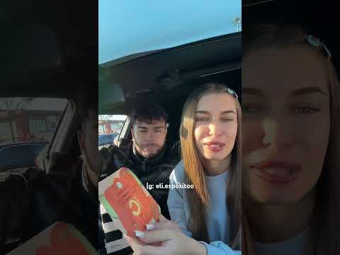 Elisa Esposito reagisce male per le cose che le ha comprato il suo fidanzato con 100€