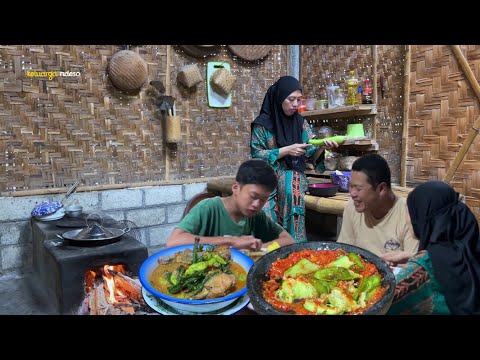 Masak dua menu kesukaan,sayap ayam santan pedas, sambel terong penyet, masakan desa
