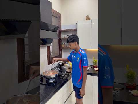 Aaj banaya apni pasand ka breakfast 😋#viralvideo #dailyshorts #chhavibisht #rainyday #viralshort