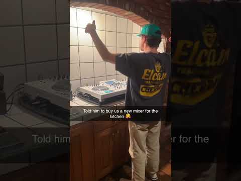Not that type of “mixer” smh 💀#kitchen #blender #dj #edm #shorts
