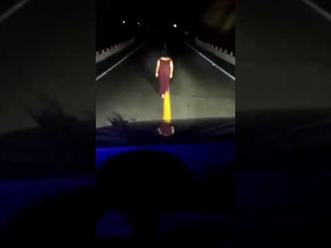CAMIONERO GRABA un FANTASMA en la CARRETERA #fantasmas