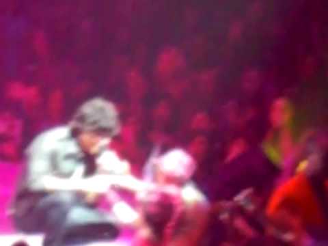 Joe Jonas Makes Wishes Come True