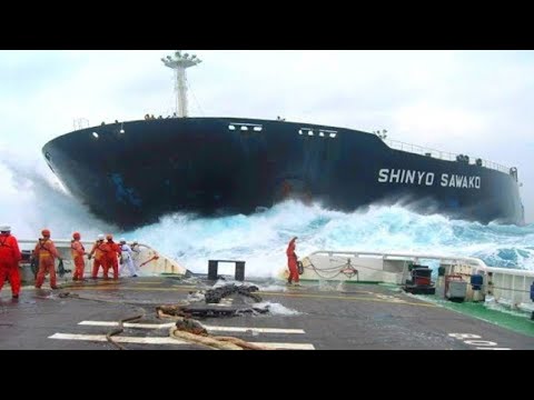 Dangerous Idiots Ships, Boats Fails Compilation - Idiots Truck, Excavator, Forklift Fails Driving