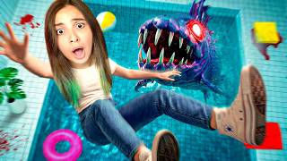 ESTOU PRESA NESSE LUGAR CHEIO DE PISCINAS... MAS TEM UM MONSTRO DENTRO DELAS.
