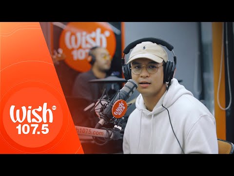 Jarlo Bâse performs "TANGO" LIVE on Wish 107.5 Bus