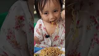 Rinto Rigon sedang live sekarang!  mukbang mie ayam siantar