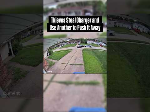 Thieves Steal Hellcat Charger And use Scatpack to Push It! #dodge #hellcat