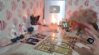 ♑️Capricórnio Setembro//O Rei/Rainha de Paus é sua melhor escolha. 
