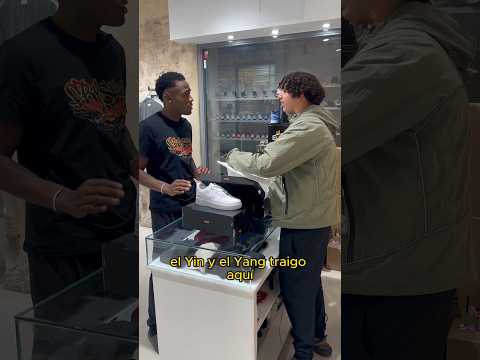 Negociación Zapatillas con Omar en The Cop Boys