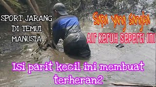 BUKAN EMPANG !!! PARIT DI DESA DI PENUHI UDANG GALAA BESAR ! Hanya di tangkap pakai tangan kosong