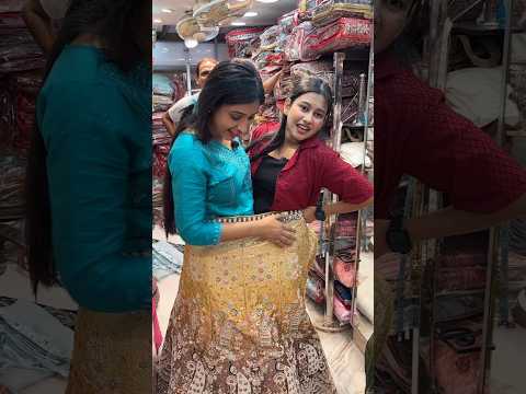 একই লেহেঙ্গা পছন্দ দুজনের 😍 #viralvideos #akhiroy #trendingshorts