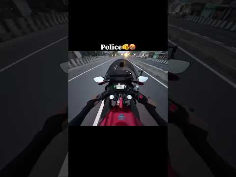 Iss bhai ne police🤕 ko chakma dein kar bhaag gaya #ktmrc390 #ktm #automobile