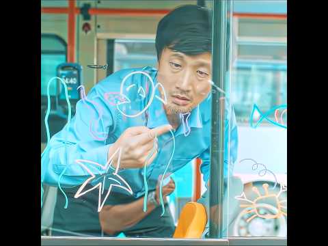 Bus driver's heartwarming gesture 🥹 Ft. @GlassAnimals Heat waves ✨ #shorts #inspirtional #shorts