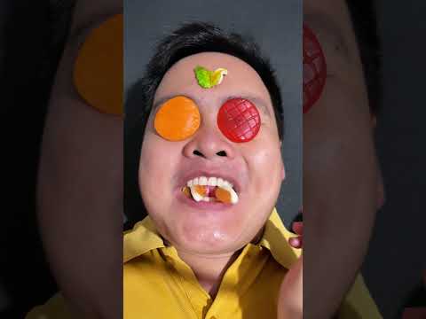 Thử thách nhắm mắt ăn kẹo rắn, xoài, bươm bướm, bánh tròn rất ngon 🍠🥭🍊🍉🍈 #shorts #candy #snack