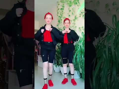 كنا اطفال وكبرنا ومع بعض احنا كملنا 🥺🦋 (تصميمي)لا لانا ولين بجنننو ✨️💐 اشتركوا بالقناة 👍