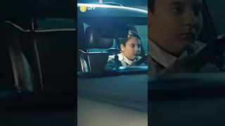طفل  يسوق سيارة!!😱