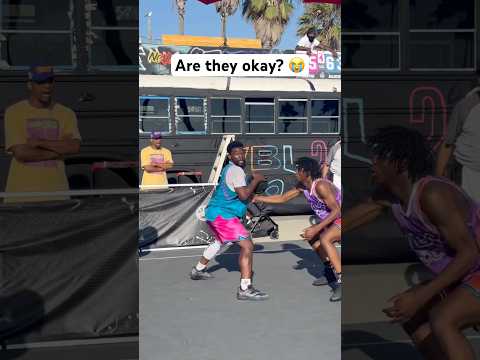 How many turnovers in 10 seconds? ๐ญ #VeniceBeach #basketball #VBL #turnovers #venice