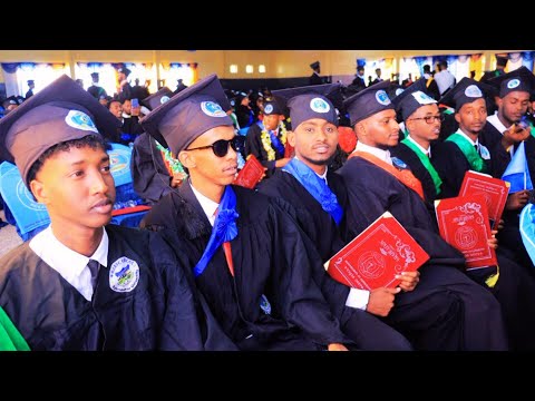 Hambalyo Ardayda Jaamacadda Magaalada Qabridahare oo maanta ay ka Qalinjabiyeen 1,184 Arday.