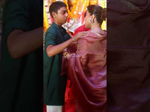Yug devgan hugs his mother Kajol alongside his Sister Nysa at Durga Puja #shorts #kajol #yugdevgan