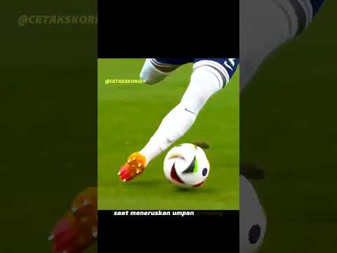 Players vs Pitch + GOAT