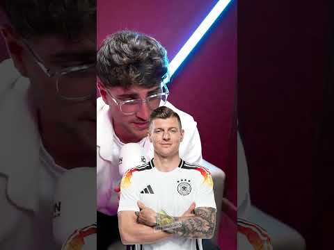 Elis Chat Will Ronaldos "Schuhgröße" Wissen!