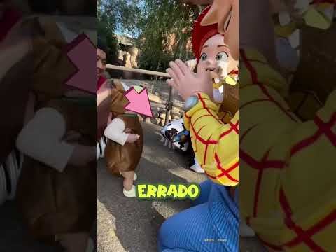 O QUE ACONTECE QUANDO CAI A CABEÇA DE UM PERSONAGEM DA DISNEY? 😯😲 #shorts #youtubeshorts #youtube