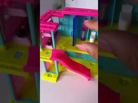 As mini barbe estão curtindo a casa nova #minibarbie #daiatoyss #barbie