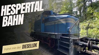 Hespertalbahn - Diesellokomotive DH 360, Jung-Lokomotive HTB D5 und Waggons (4K)