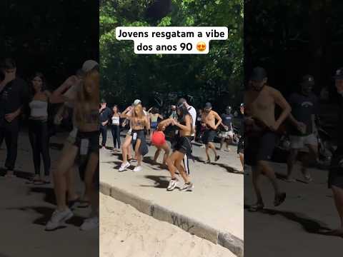 Jovens resgatam a vibe dos anos 90 😍