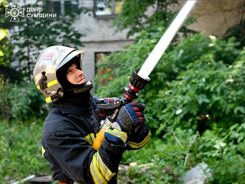 М. Суми: рятувальники ліквідували пожежу будівлі, що не експлуатується