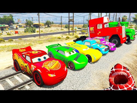 SPIDERMAN Vs HULK McQueen CARS CLIFF Ramp Jump ! SUPERHEROES MACK Truck beach SHARK Attack- GTA V