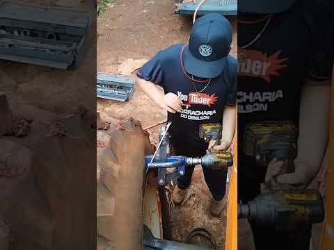 Veja como é fácil descolar um pneu agrícola #agro #ferramentas