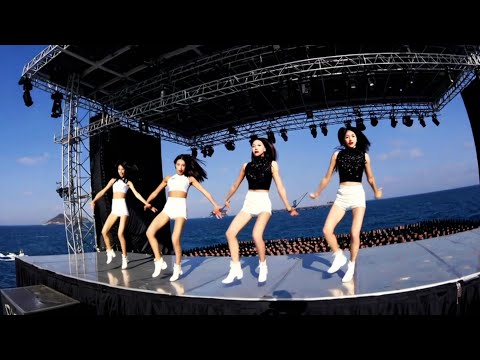 망망대해 구축함 해군장병을 위문공연하는 (G)I-DLE