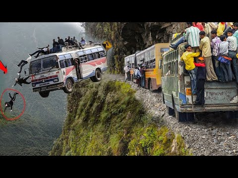 Dangerous Idiots Fastest Extreme Truck Car Bus Fails Driving, Total Idiots at Work Truck Car Crash