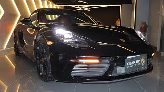 استعراض بورش 718 بوكستر لون اسود من الخارج Porsche 718 Boxster