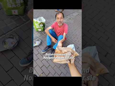 Obdachlos zu sein mindert nicht die Würde. Respekt kostet nichts! 🥹❤️ #menschlichkeit #liebe