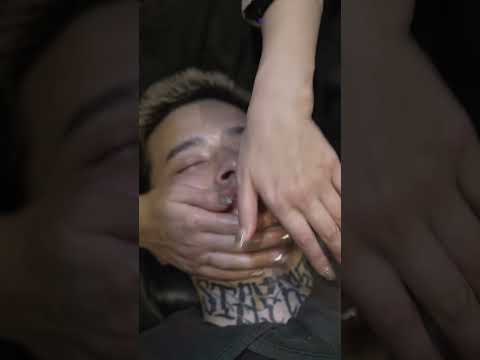💈(ASMR) Beautiful Japanese Lady Barber Made Him Look 5.2 Years Younger with Full Package Haircut