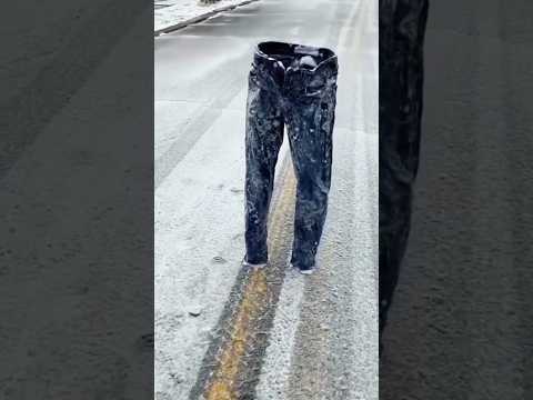 This Cold Weather even Freeze Clothes #shortvideo #cold #coldweather #ice